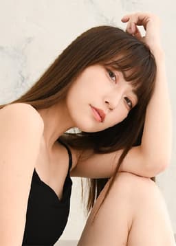 板野優花